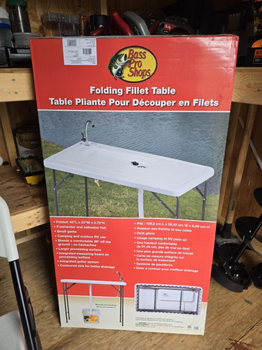 Fish cleaning table