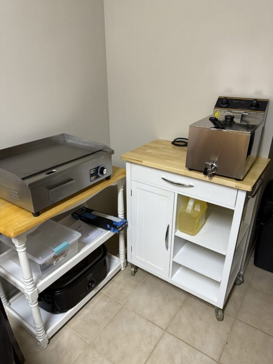 Commercial deep fryer and grill