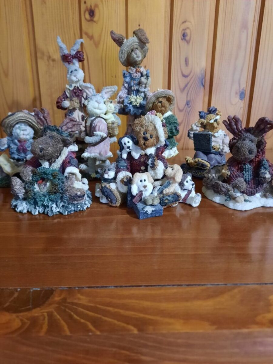9 piece Boyd’s Bears collectibles