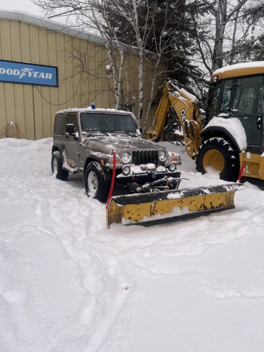 Jeep TJ 2004 with plow