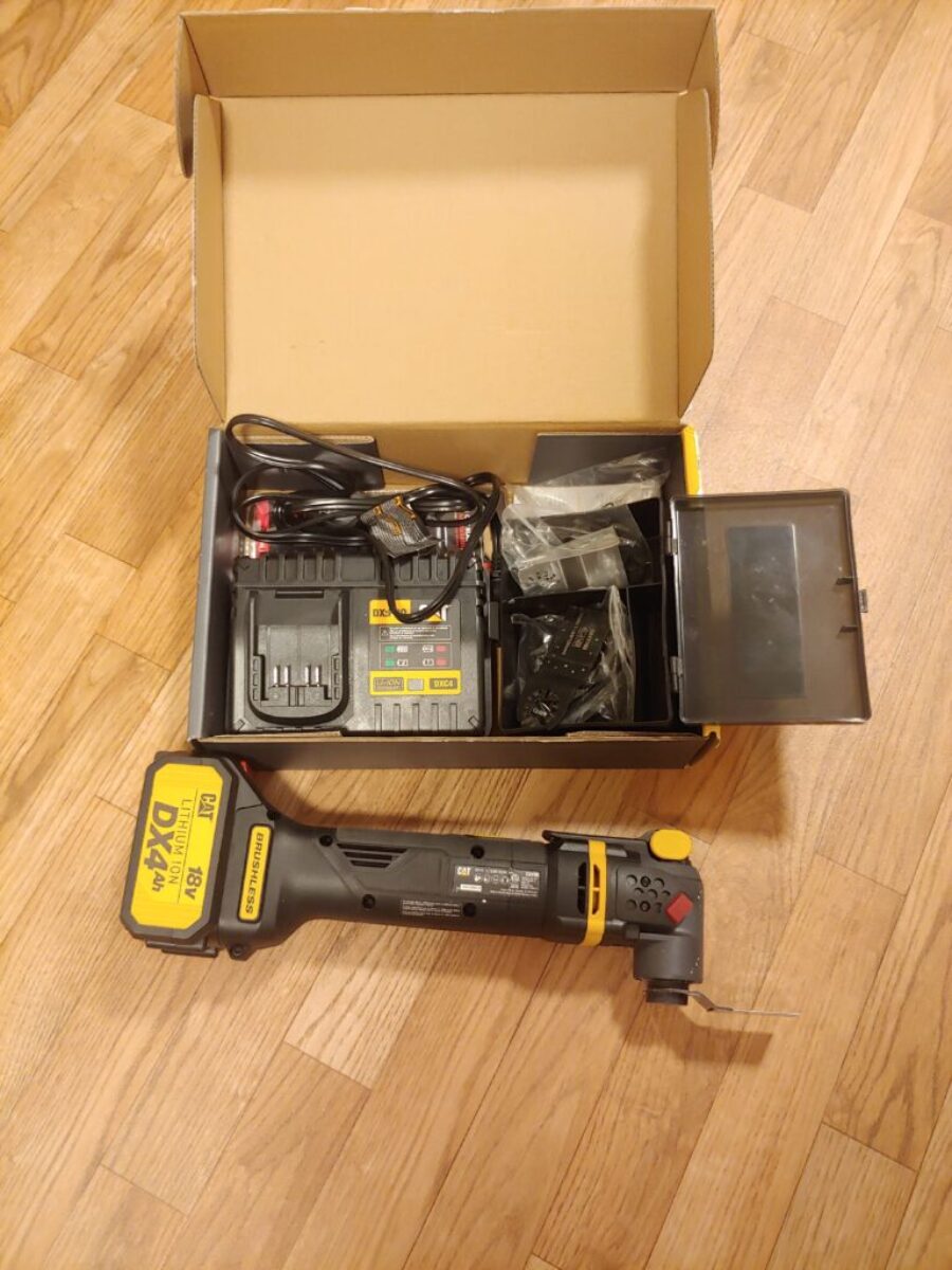 Oscillating Saw with battery, charger and accessories