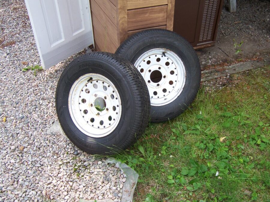 Boat trailer spare wheels