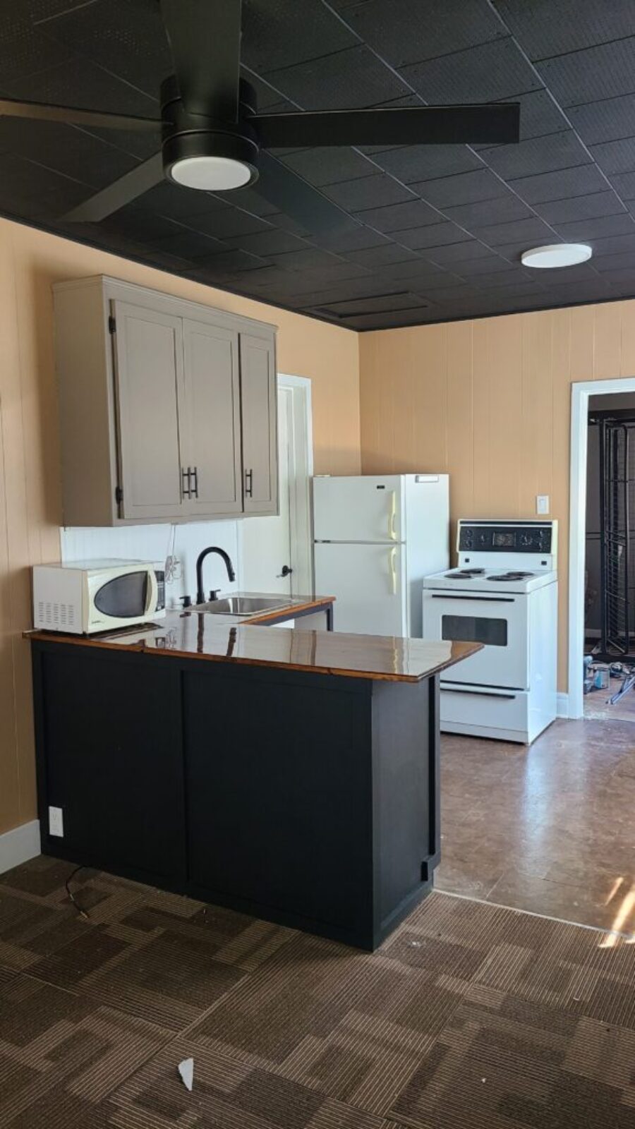 cozy bachelor apt, ideal for single, close to downtown Dryden, ON