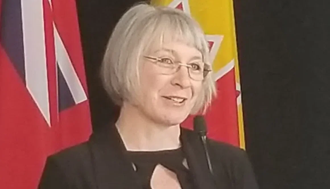 Patty-hajdu-smiling-podium-800x450-2