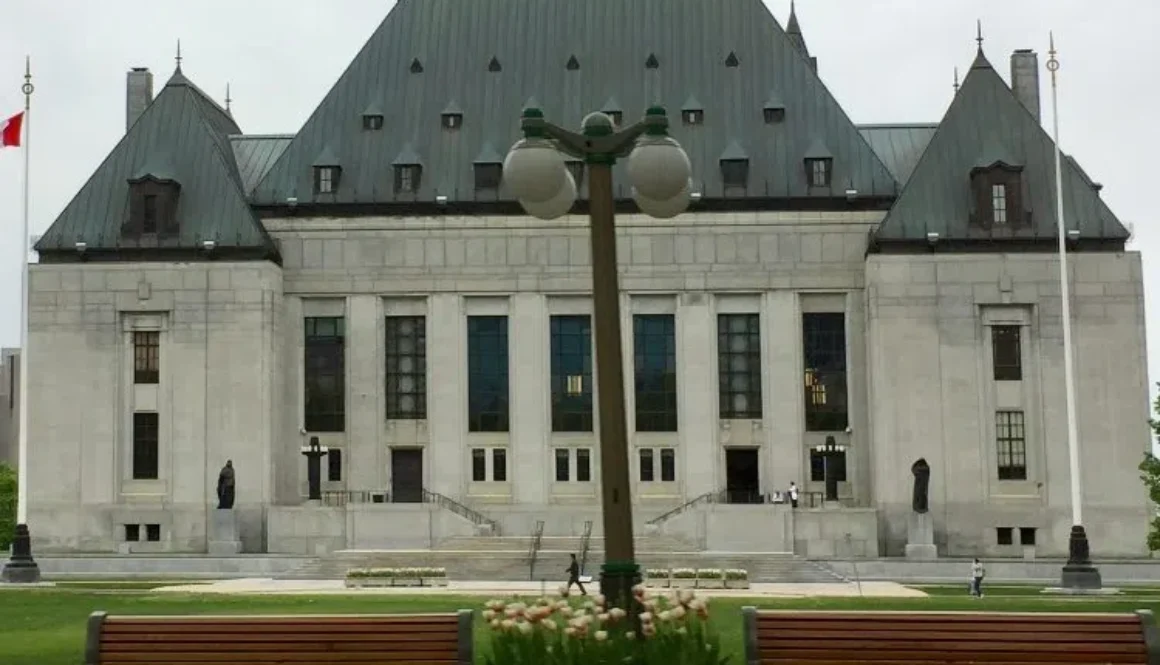 supreme-court-staff-pic-e1553782626218-800x450-2
