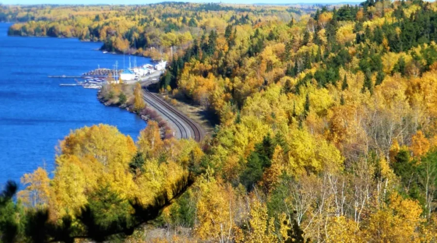 Robert-Starratt-Fall-colours-of-the-Hudson-waterfornt-the-busiest-airport-in-Canada-during-the-20s-and-30s-gold-rush-1 Fall In Hudson