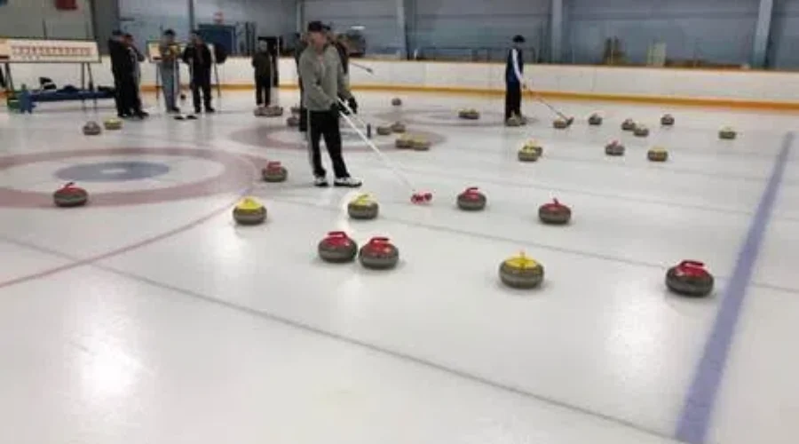 curl1_2-1 Curling Season Approaching; Teams Still Being Accepted