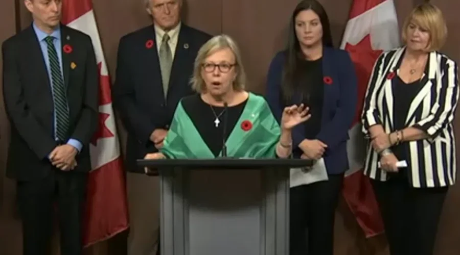 Elizabeth-May-Step-Down-1 Green Party Leader Resigns Leadership, Remains MP