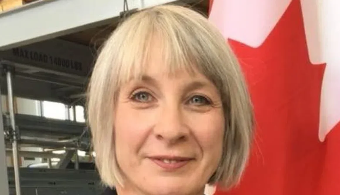 Patty-Hajdu-2018-flag-e1550000070703-800x450-2