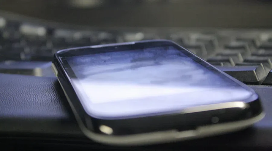 cell-phone_1-800x450-2 Call Made For New Wirless Policy