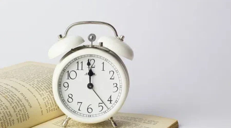 clock-1 Dealing With Weekend Time Change