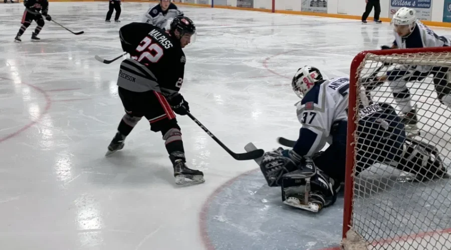 Hummert And Anthony Lead Ice Dogs To Victory