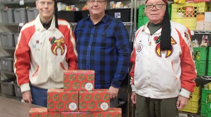 Shriners Donate Seasonal Cakes