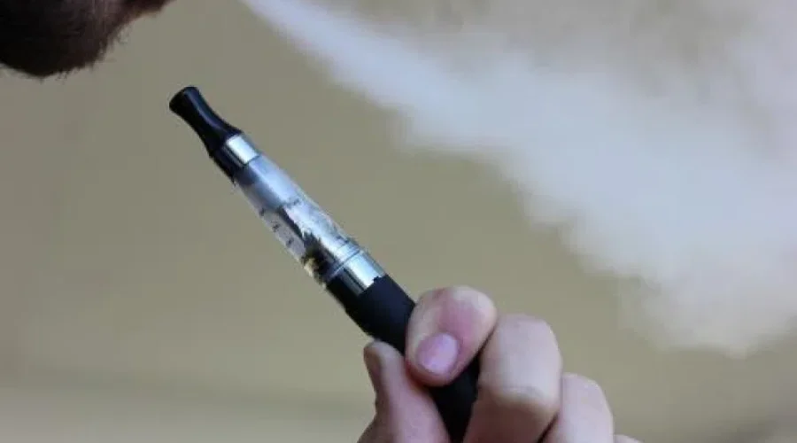 vaping-pixabay-800x450-2 Government Asked To Restrict E-Cigarettes