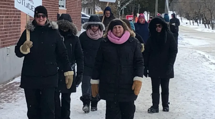 strike1-1 High School Teachers Suspend Rotating Strikes