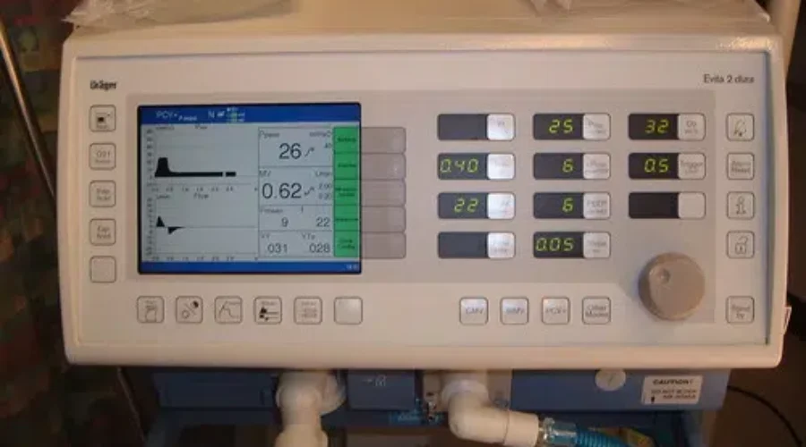 635259885_7a5ab90040-1 Health Minister Vows Ventilators Will Be Aplenty