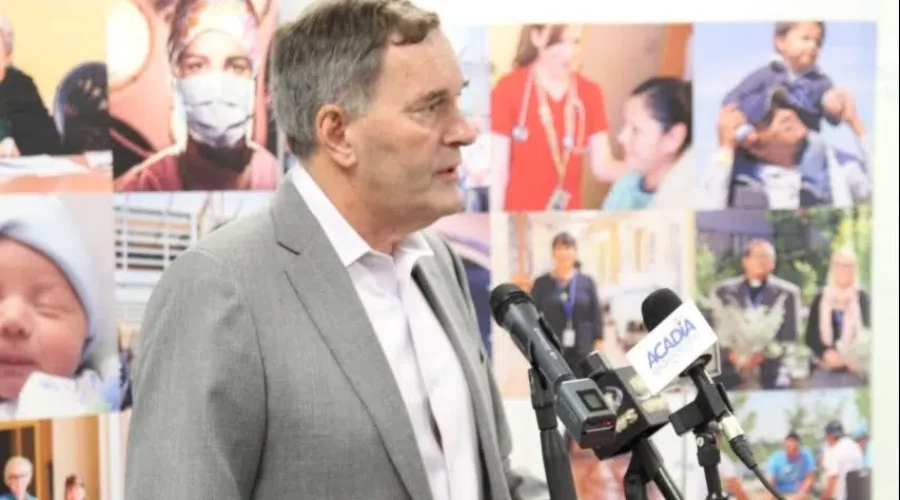 Dr-Stewart-Kennedy-podium-supplied-e1585337997555 Hospital Not Surprised By COVID-19 Case