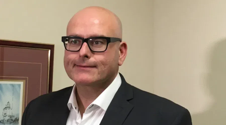 del-duca-mar-12-800x450-2 New Ontario Leader Targets Andrea Horwath
