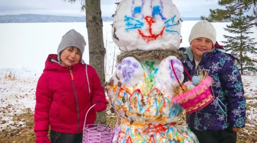 Photo-submitted-by-Meagan-Clark-at-Edward-Lake-Vermilion-Bay-area-Thursday-Easter-Bunny-Snowman-by-Ella-and-Dylan-1 Somebunny Eh!?!
