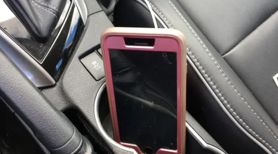 cell-phone-e1570212493691 War Amps Warns Of Phone Scam