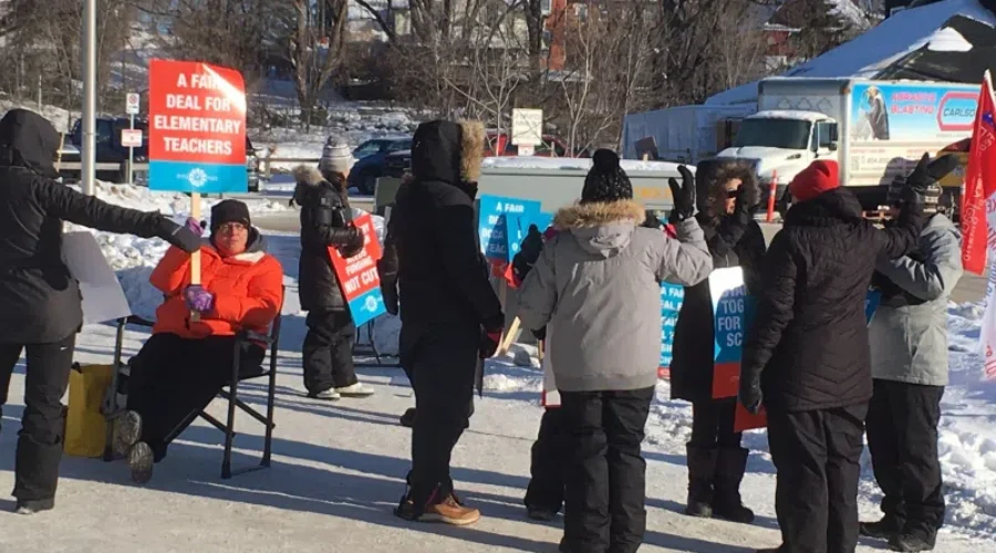 etfo-strikers-800x450-1-2 Elementary Teachers Ratify Three Year Contract