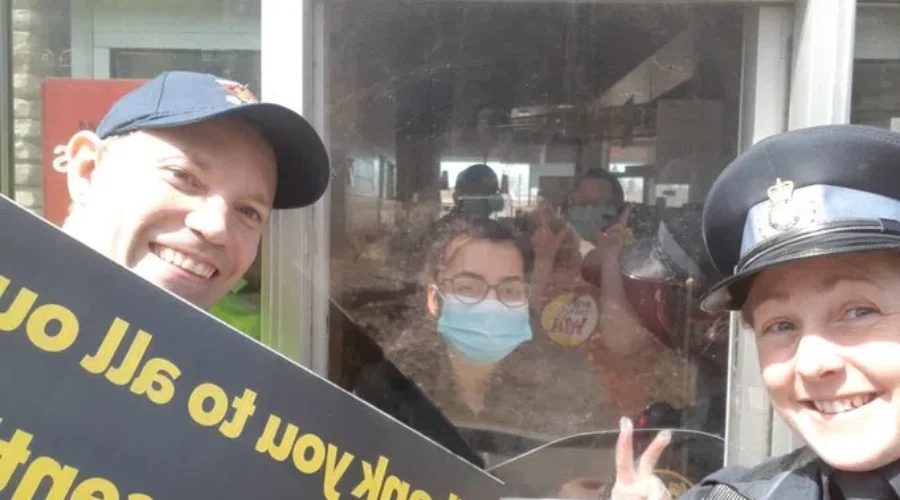 KDSB Thanking Paramedics