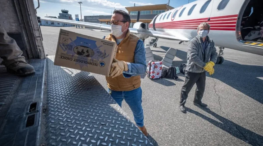 Greg Rickford Delivers PPE Equipment