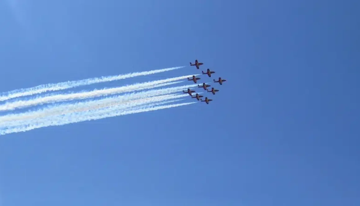 snowbirds-thunder-bay-800x450-1-2
