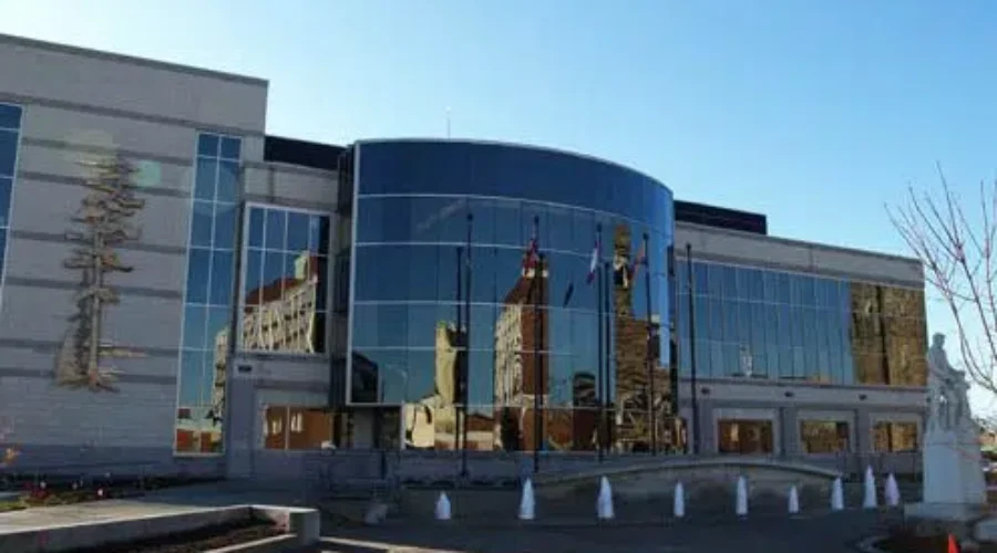 City-hall-e1549940883996-1 Thunder Bay Apologizes For Mascot Name