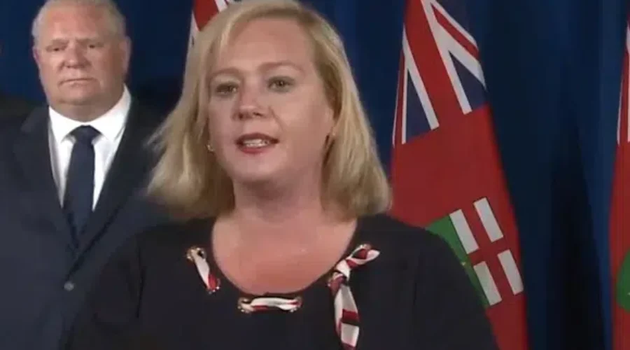 tourism-1 Tourism Minister Vows To Work With Industry