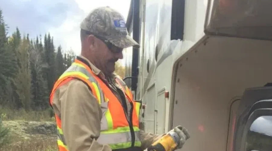 Good Samaritan Helps Stranded Couple