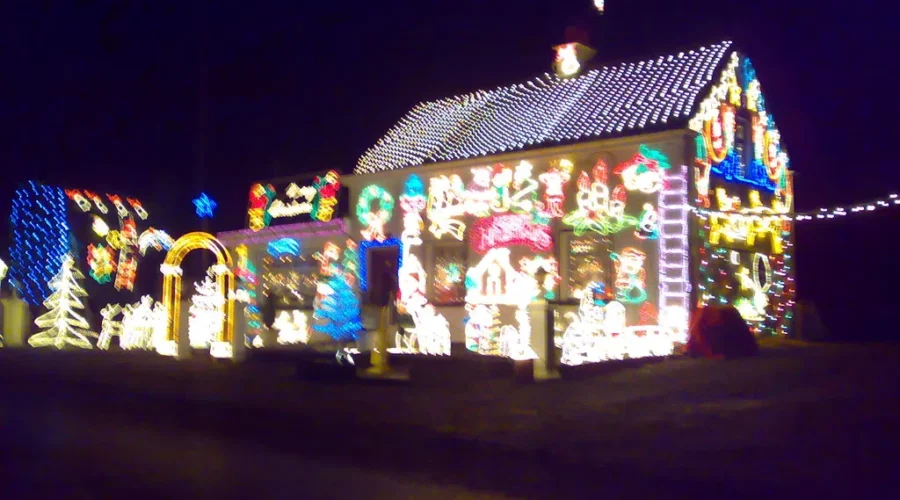 AUDIO: Dryden Kinsmen And Domtar Team Up For Christmas Tour Of Lights
