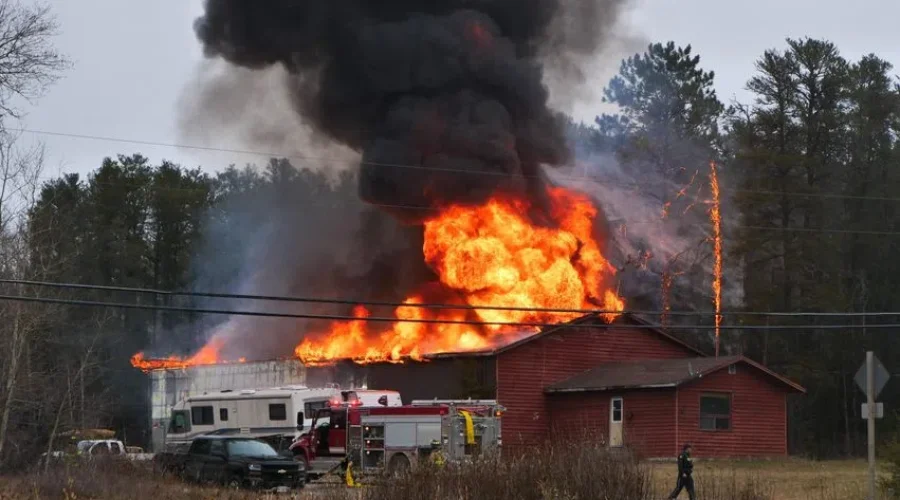 Vbay-building-fire-1 Building Fire In Vermilion Bay