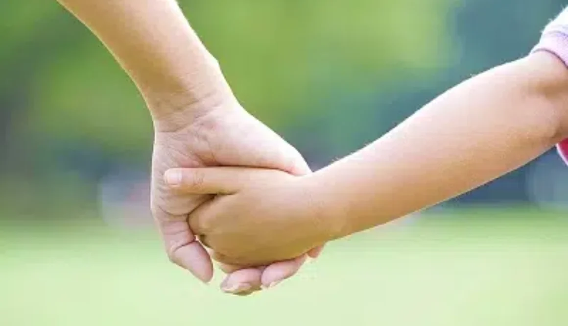 holding-hands