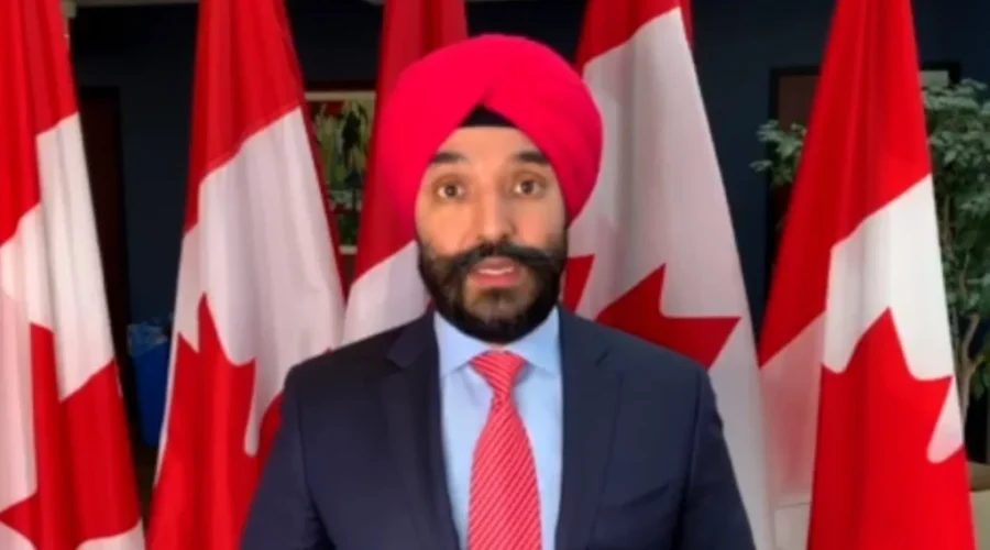 navdeep-bains Trudeau Shuffles Cabinet After Navdeep Bains’ Resignation