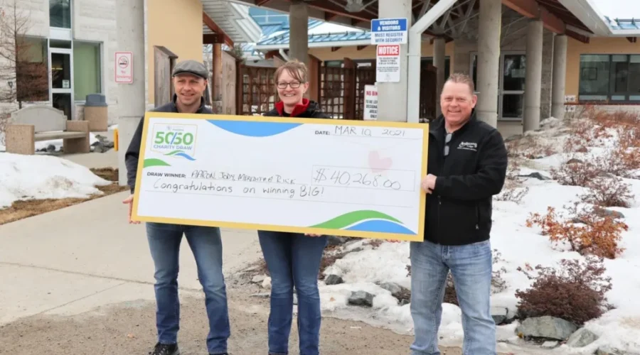 Four Sioux Lookout Residents Split March 50/50 Draw