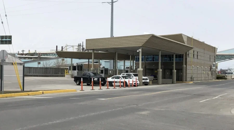 canada-border-fort-frances-may-2020-1-1 Canadian Push To Loosen Travel Restrictions