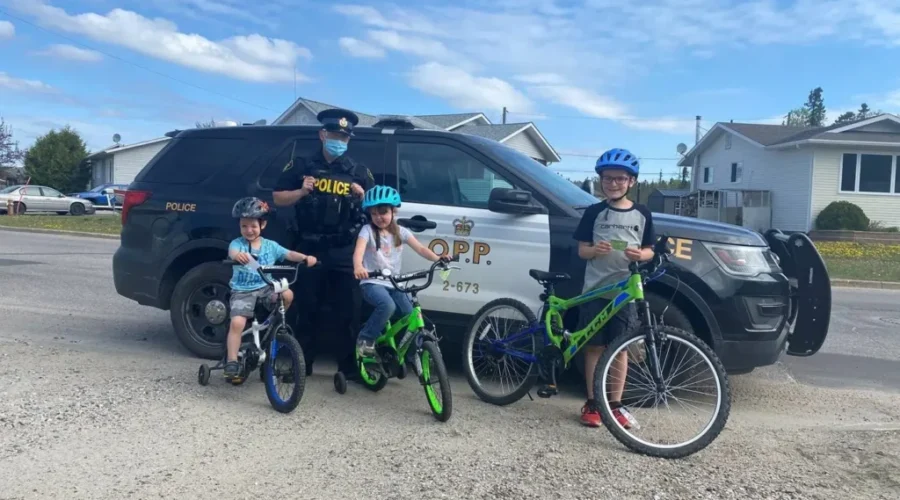jesse-samantha-and-tyler-falkingham-with-constable-smantha-lee-photo-provided-by-sioux-lookout-opp-1 Positive Ticket Campaign Underway In Sioux Lookout