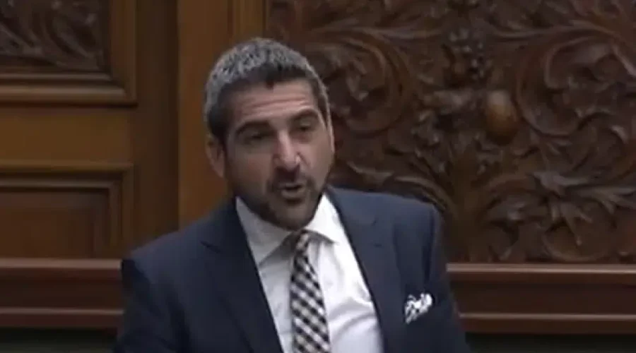 Ontario Extends Freeze On Tuition