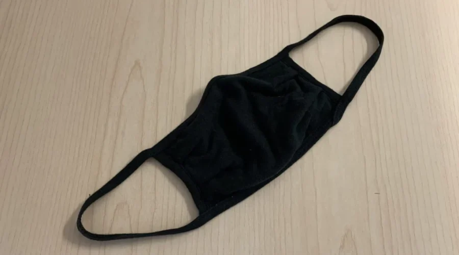 masks-1 Manitoba Brings Back Mask Mandate