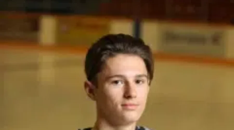 max-1 Lakers Earn First Win Against Dryden