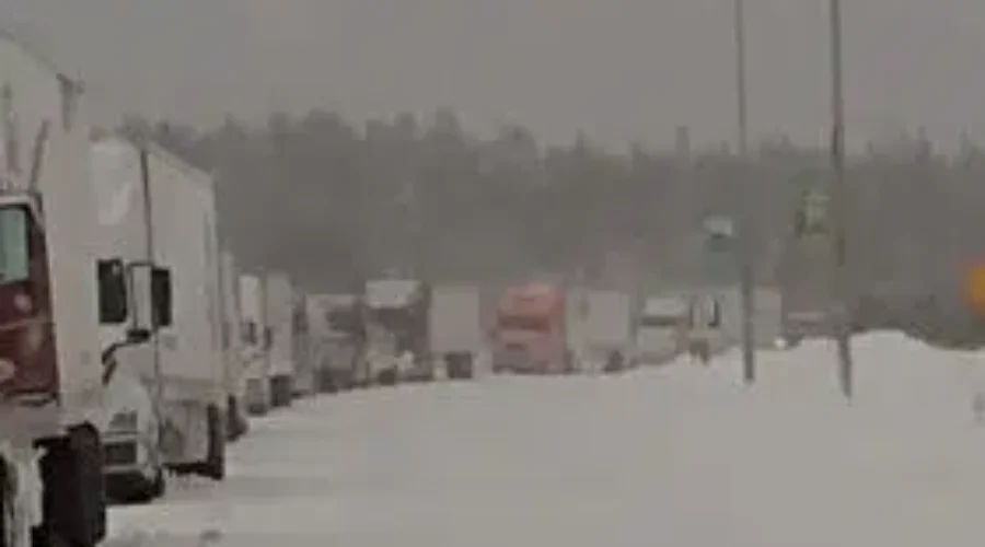 highway-17-in-ignace-line-up-of-traffic-at-a-halt-courtesy-of-matt-doran-2-1 Police Offer Winter Travel Tips
