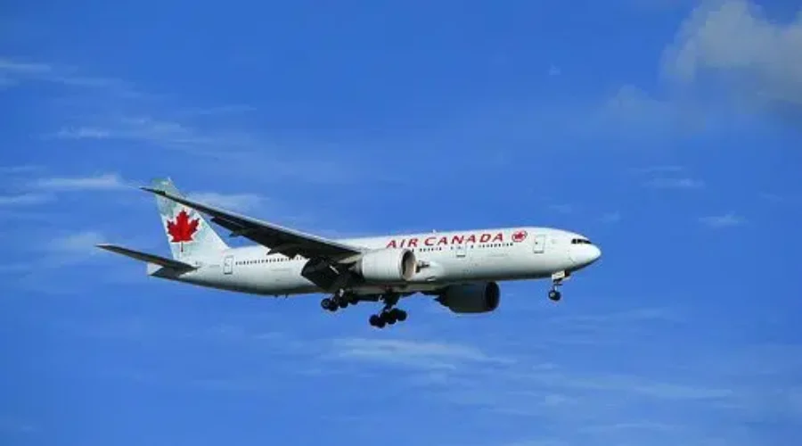 4691704240_d4866fd509-e1551221642703 Canada closing airspace to Russian airlines