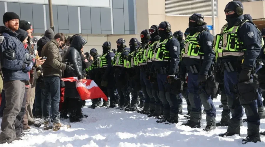 ottawa-protest-ottawa-police-service Police Move To End Ottawa Protest