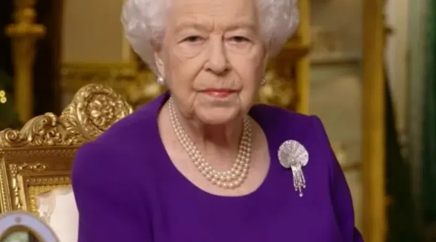 Queen Tests Positive for Covid