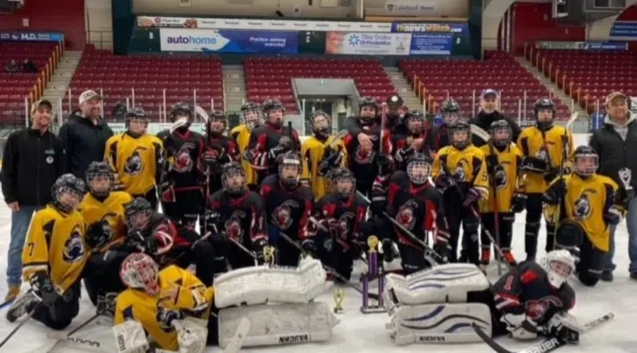 Red Lake Rebels Win Thunder Bay Tournament