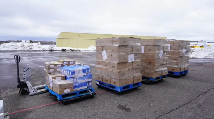 shipment-1 Aid for Isolated Families in Big Trout Lake