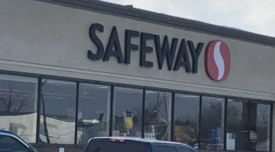 safeway-1 Sobeys Getting Rid Of Air Miles; Safeway Stores Impacted