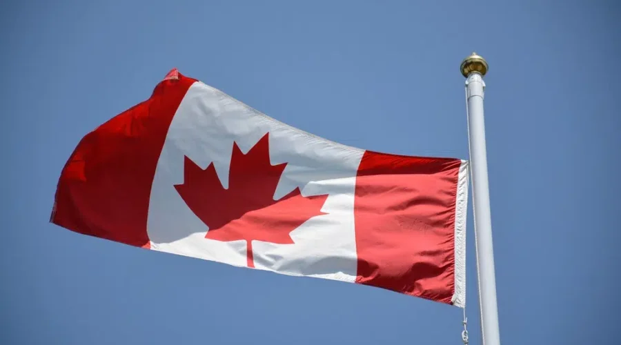 19254862688_a816d03779_b Economy Holds Steady In May: StatCan