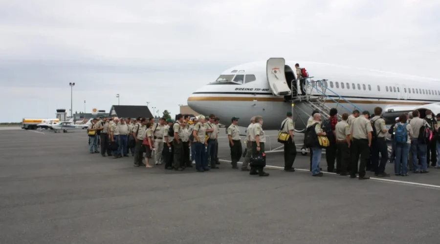 mnr-fire-crews_12 MNR Lends Fire Fighting Help To Manitoba